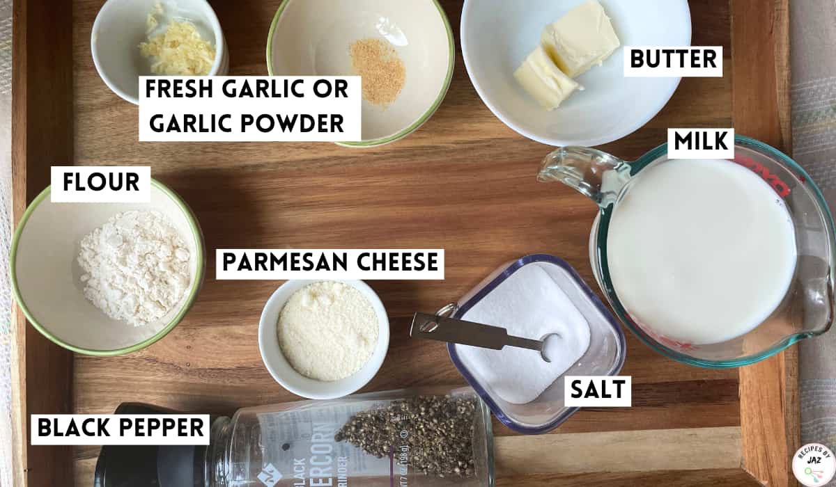 Ingredients in white pizza sauce.